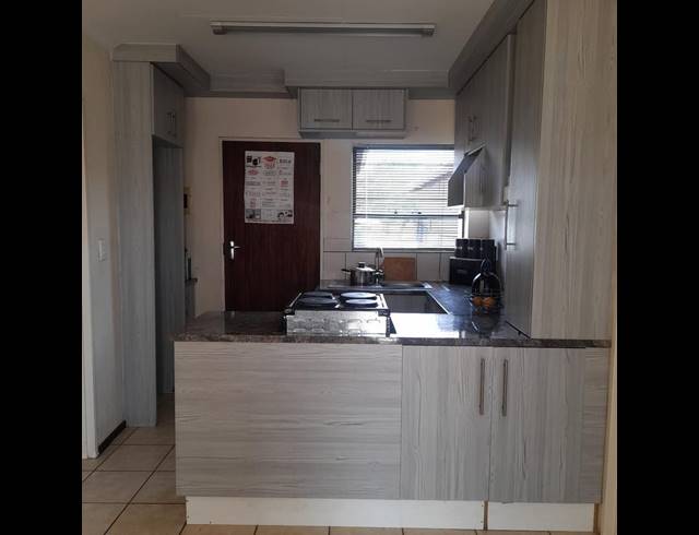 3 BEDROOM TOWNHOUSE FOR SALE IN DAWN PARK